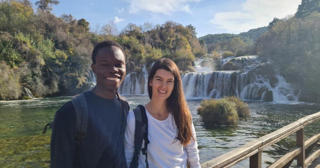 動画リエカの義理の息子がクロアチアの詩を朗読「すべてはナゾールから始まった」