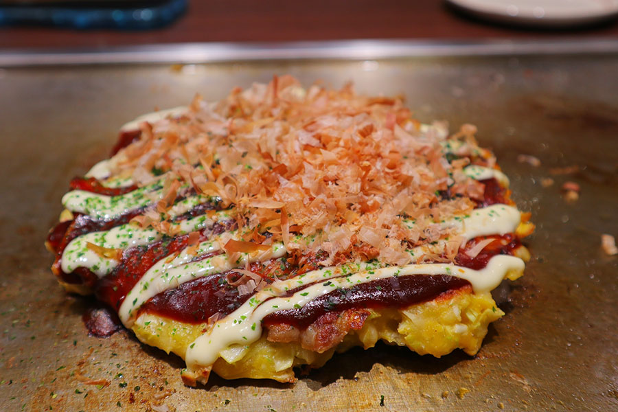 自分で焼いたお好み焼きは味わいもひとしお