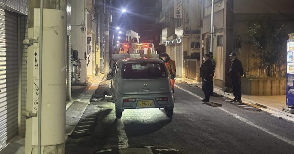 スプレー噴射「4億円運搬」のスーツケース盗んだか、3人組逃走 付近ではひき逃げも 東京都台東区