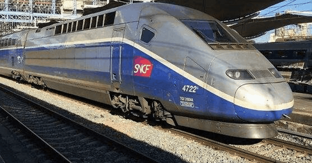 スポット・マクロン氏はアンドラとフランス間の鉄道接続を主張する