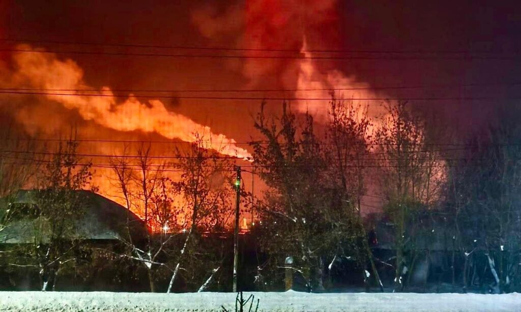 ウクライナ、トヴェリ州のロシアの「重要な」巡航ミサイル燃料工場を攻撃、ドローンが「大火災」を引き起こす