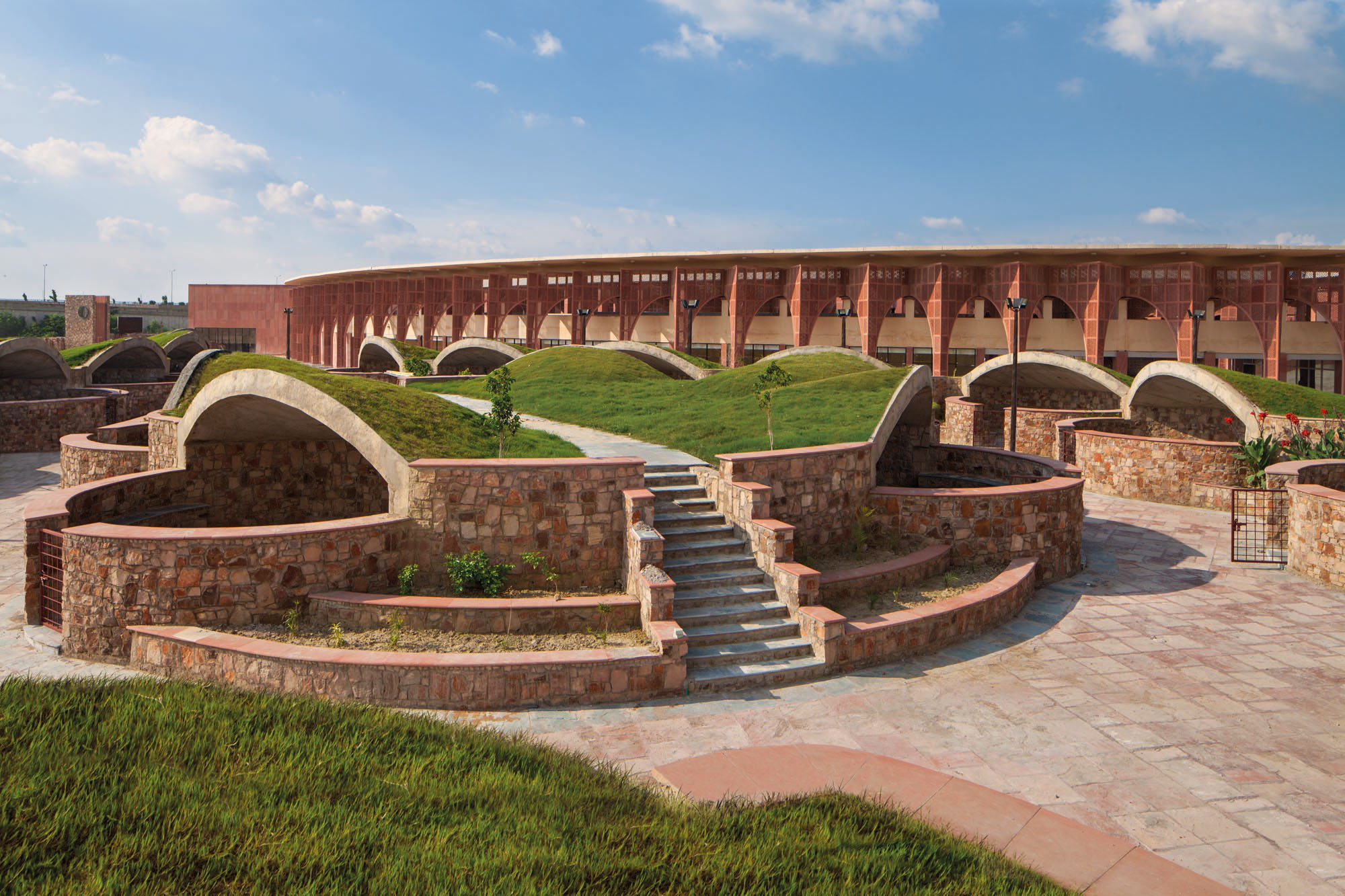 〈アワド・シルプグラム（Awadh Shilpgram）〉Studio Archohm