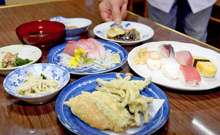 室戸の旬の味覚を堪能できる「春つげ御膳」(室戸市室津の立寿し)