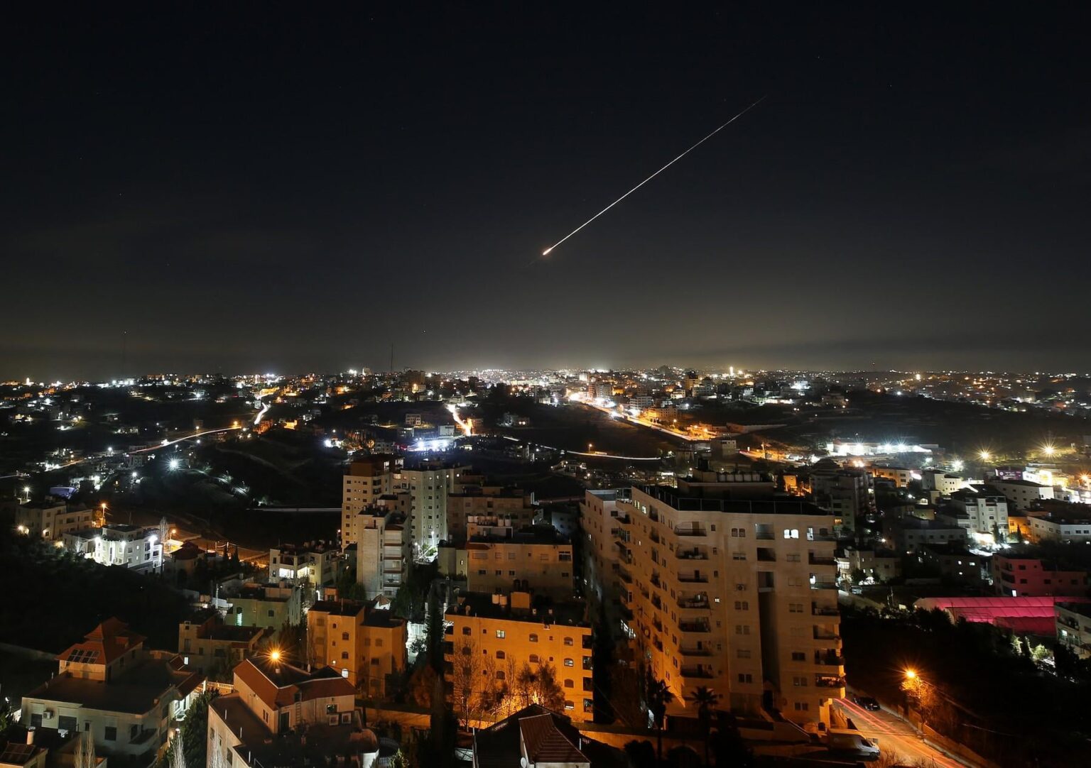 イスラエル、イランの最近の奇襲攻撃を受け欧州に警告：「パリ、ベルリン、ローマ、すべて射程内」／湾岸での新たなイラン攻撃。テヘランの和平条件