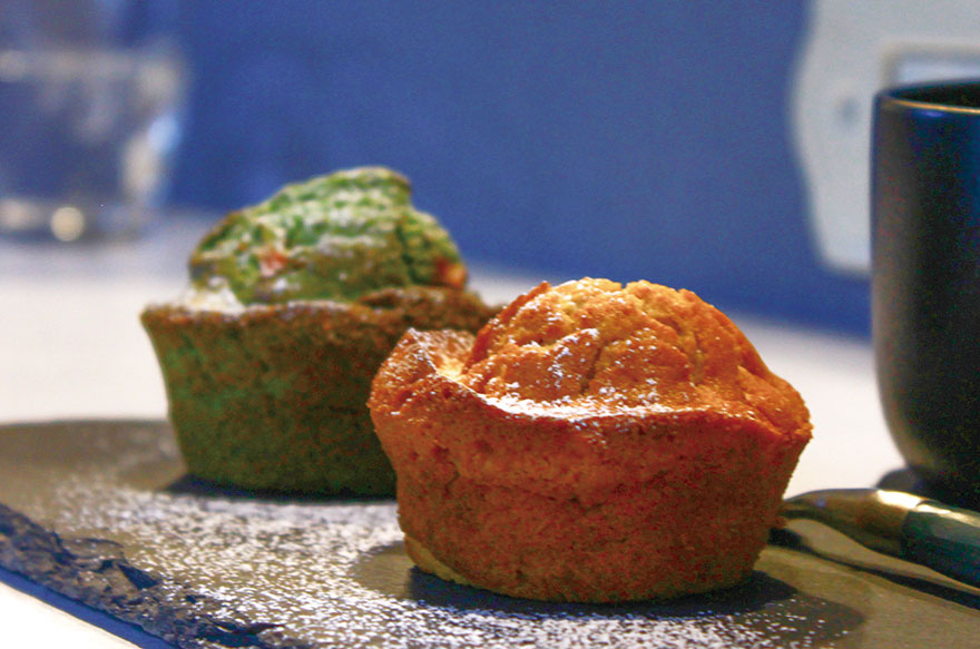 Shirom cafe stand | 北海道新聞 旭川支社 + ななかまど