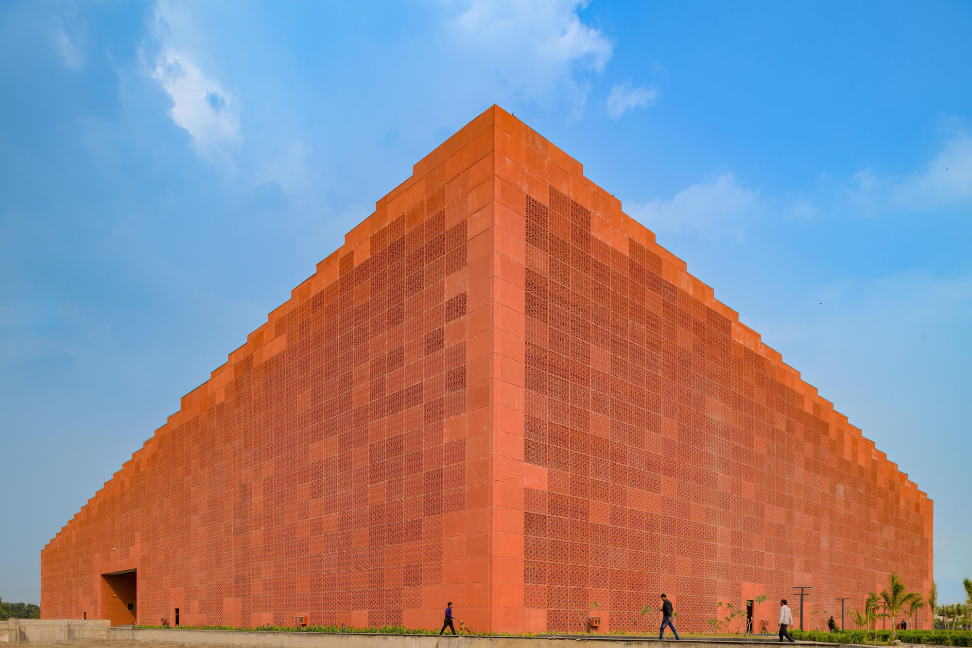 〈プレステージ大学（Prestige University）〉サンジャイ・プリ・アーキテクツ（Sanjay Puri Architects）