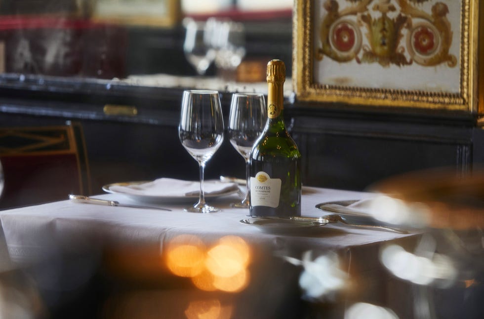 「cuvée j2 hôtel osaka」にて開催される「テタンジェ」のディナーイベント