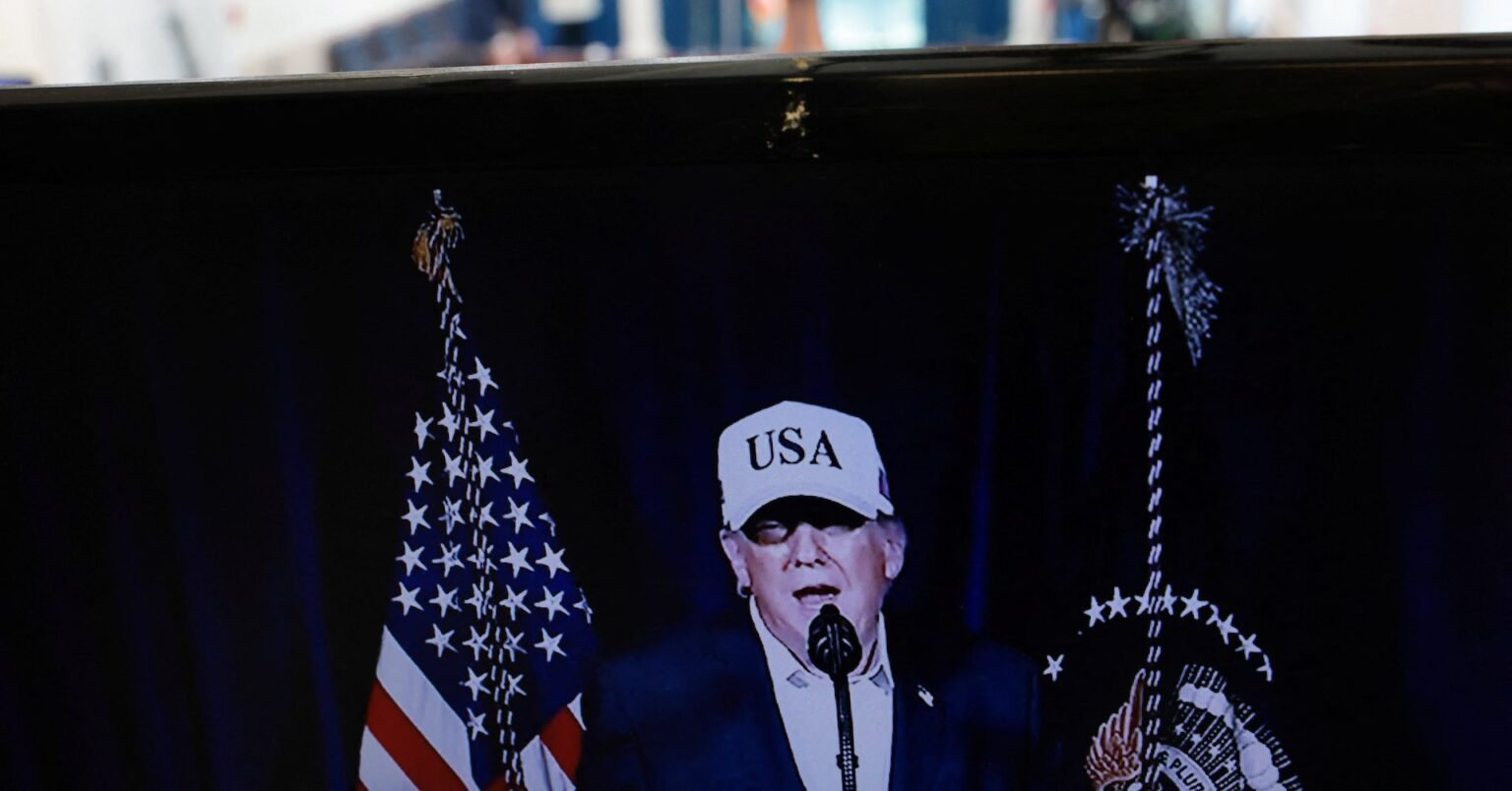 トランプ氏、イランに警告　報復すれば前例のない武力行使 | ロイター