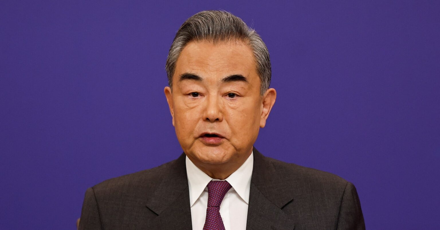 中国外相、イラン指導者殺害や体制転換の扇動「容認できず」 | ロイター