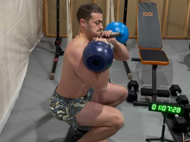 スカイ・マッキントッシュは、逃げ道を作らないために自分のワークアウトの様子をオンラインで公開し始めたという。