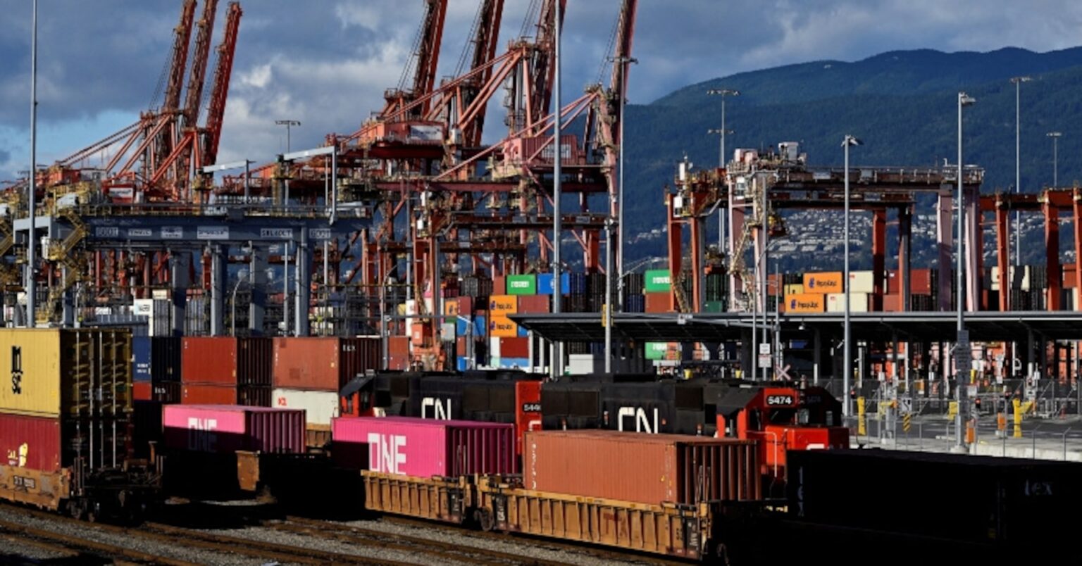 カナダＧＤＰ、第4四半期は年率0.6％減　予想下回る | ロイター