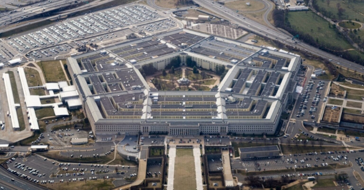 イランによる先制攻撃の兆候なかった、米国防総省が議会に説明＝関係筋 | ロイター