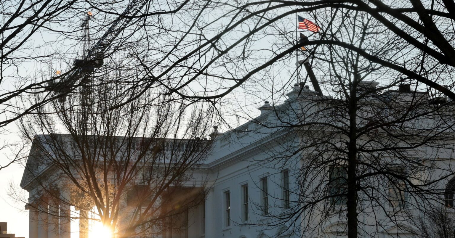 トランプ氏、イランとの戦争で「大きな波はまだ」＝報道 | ロイター