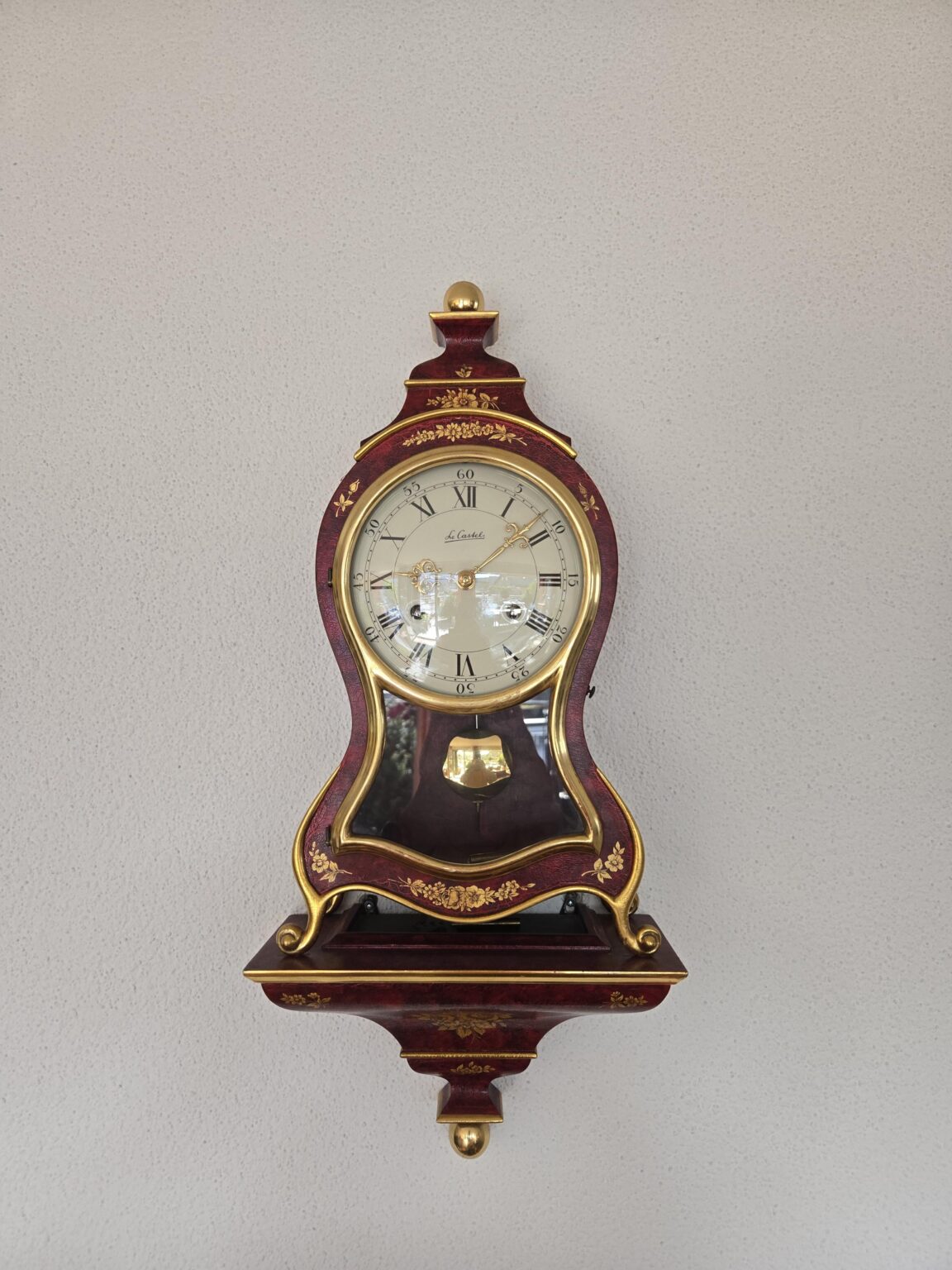 これらの時計や類似の時計を修理できる人を探しています