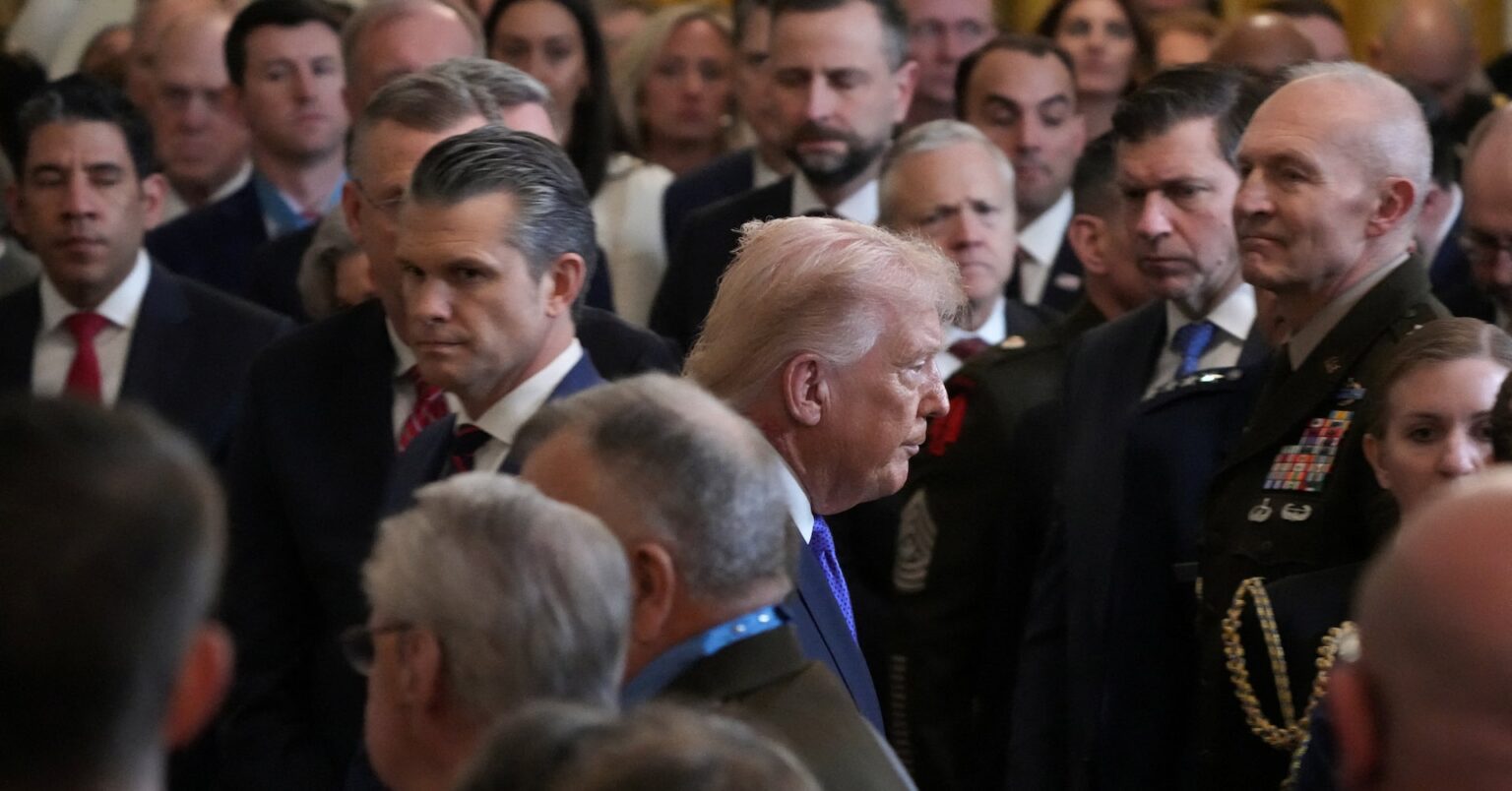 アングル:トランプ氏、イラン攻撃決行 側近が米中間選挙へのリスク警告も | ロイター アングル:トランプ氏、イラン攻撃決行 側近が米中間選挙へのリスク警告も | ロイター