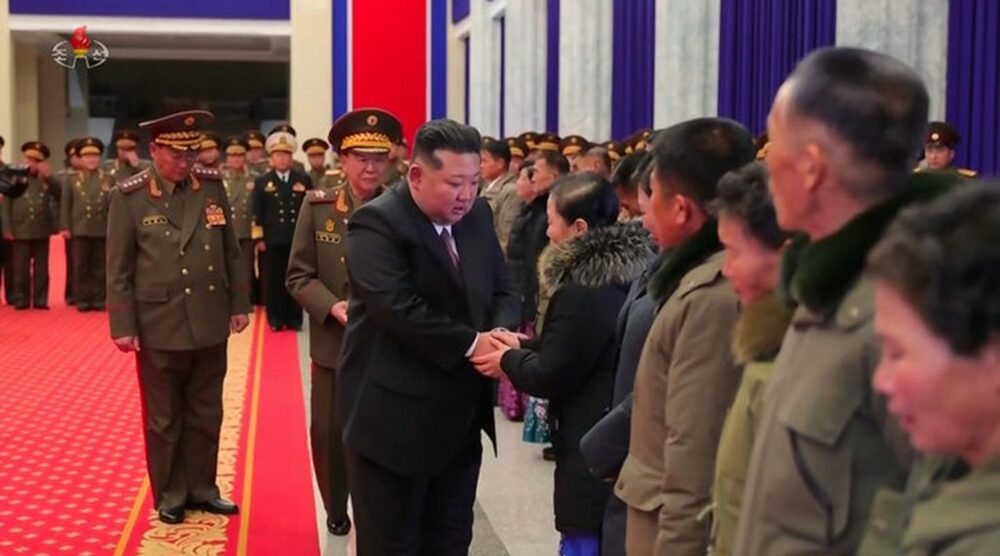 北朝鮮がロシアへコンテナ約3万3000個搬出…韓国国防省が推定、砲弾1500万発超に相当　写真枚　国際ニュース：AFPBB News