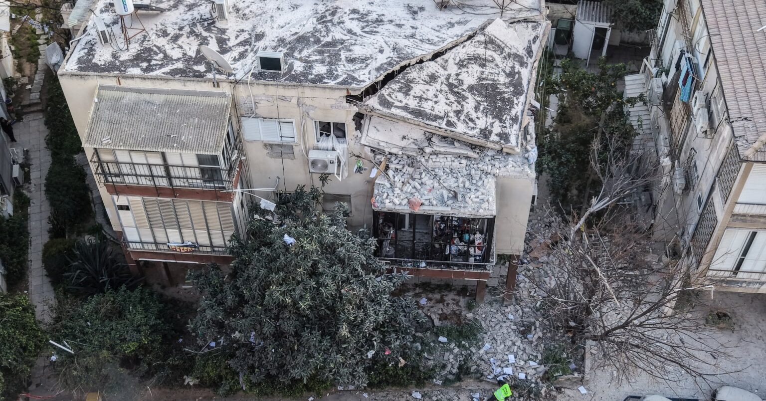 トランプ氏、軍に先制行動を命令　イランの米攻撃懸念で | ロイター