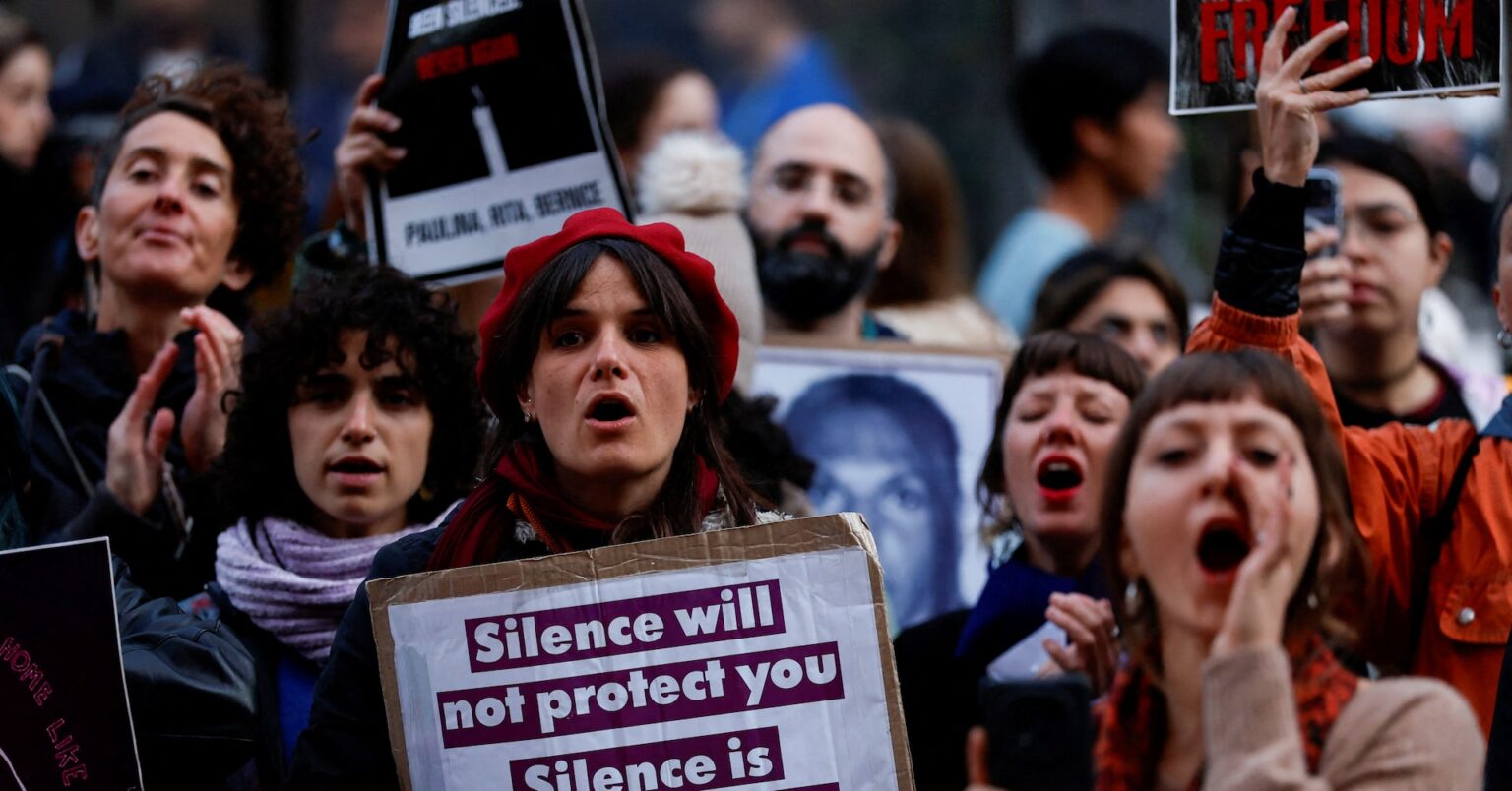 ＥＵ内女性の約3割が暴力被害、大半が未報告＝専門機関調査 | ロイター