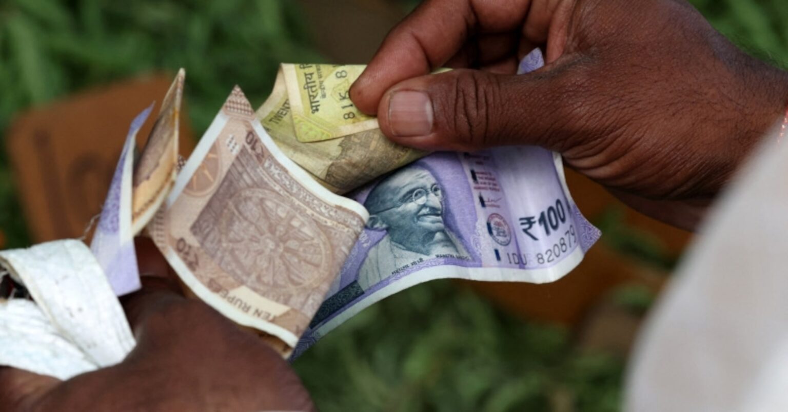 インドルピー、史上最安値更新　中東紛争でリスク回避の売り | ロイター