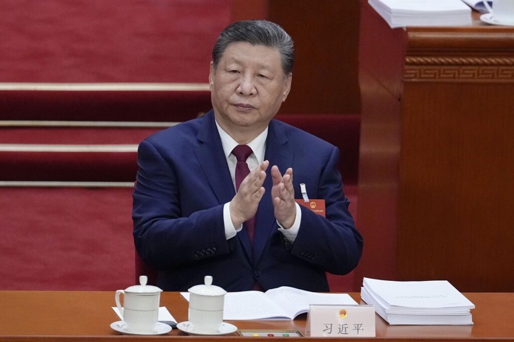 李強首相の報告にあくびする代表も、どこか気の抜けた全人代、強気な経済発表が示す中国経済の全く楽観できない現状(1/7) | JBpress (ジェイビープレス)