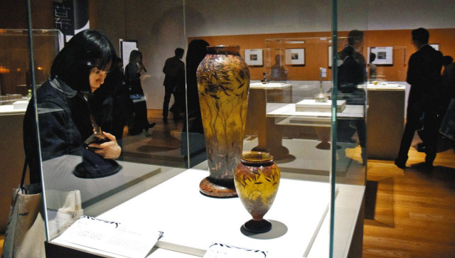 光とガラス 影に焦点　富山、きょうから企画展 国内外作家の91点