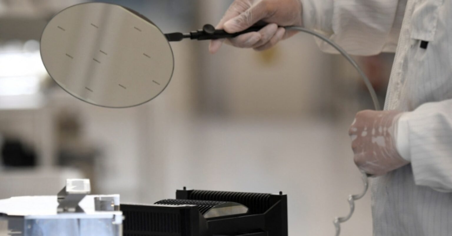 ネクスペリア巡る対立再燃か、中国がサプライチェーン危機を警告 | ロイター