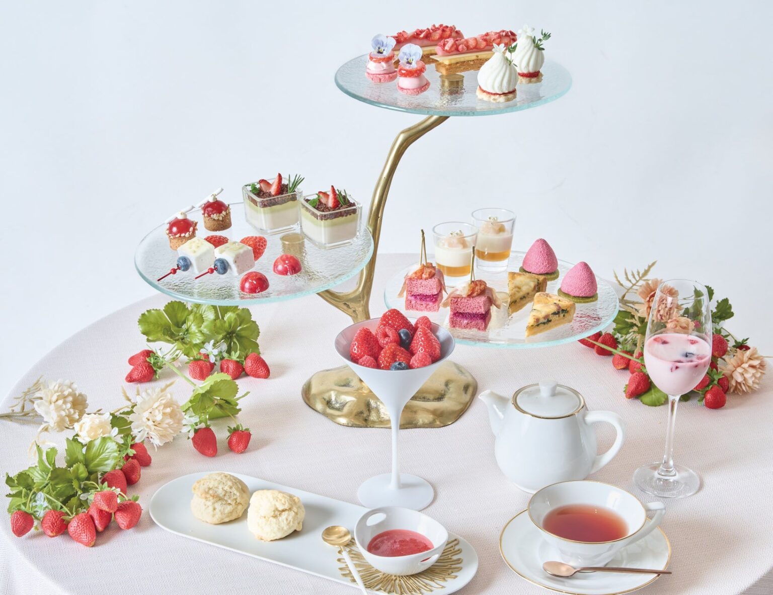 TIAD, AUTOGRAPH COLLECTION　愛知のブランドいちご舞苺（まいいちご）を味わうストロベリーアフタヌーンティーが4月12日まで延長決定！ | 株式会社日本セレモニーのプレスリリース