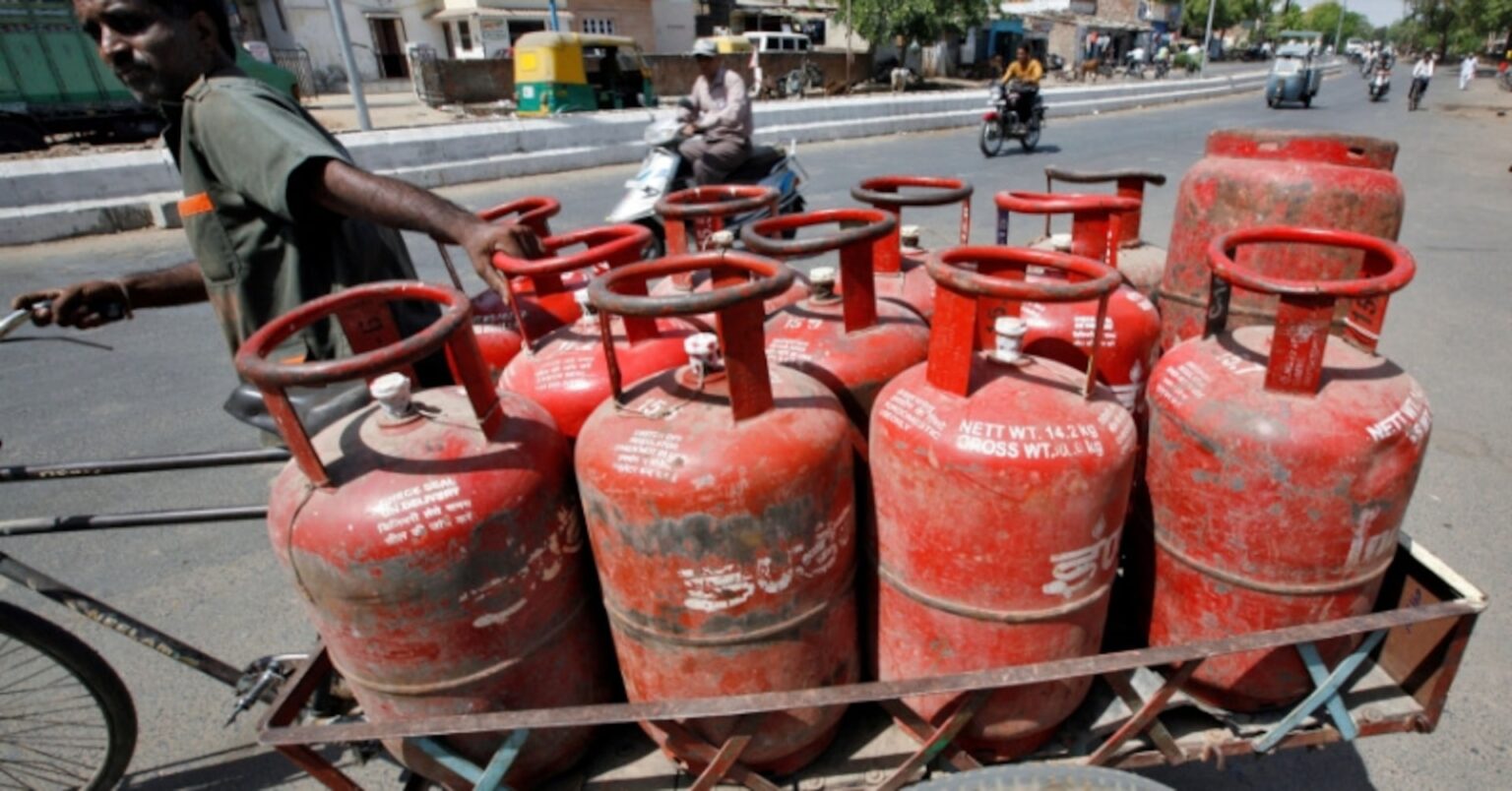 インド、家計や自動車燃料にガス優先供給　中東危機で緊急措置 | ロイター