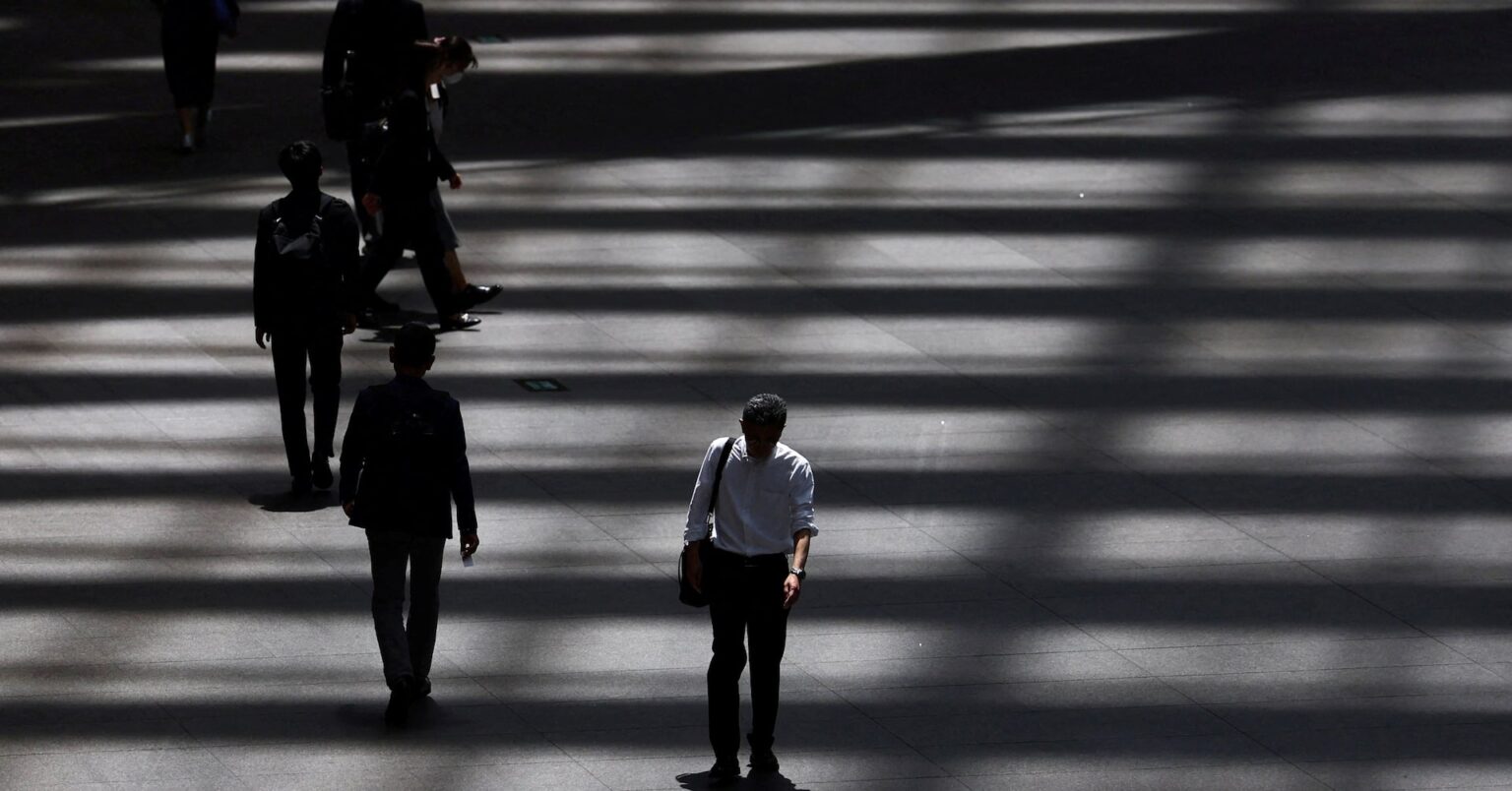 ＧＤＰ2次速報、10─12月期は年率プラス1.3％に上方修正　消費・設備投資が寄与 | ロイター