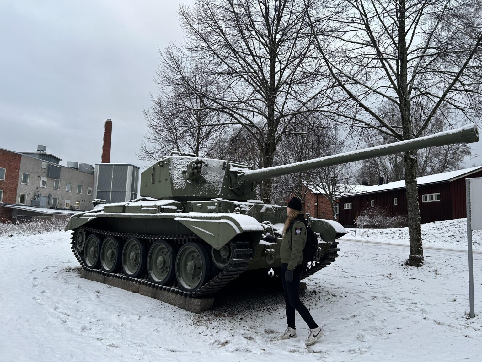 いちゃいちゃしすぎた 今はラッペーンランタで T-54 について学んでいます