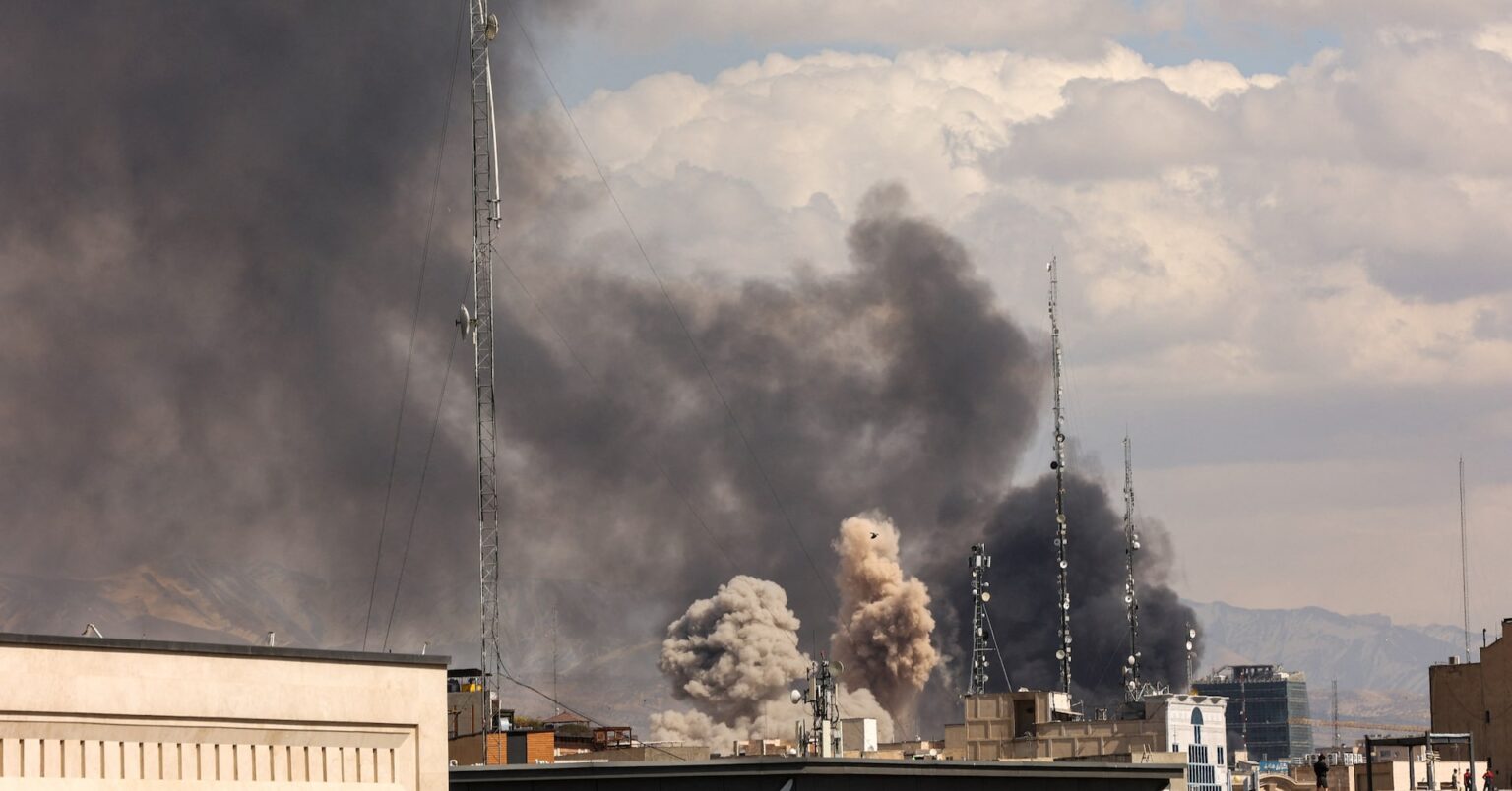 イランの「黒い雨」、ＷＨＯが健康被害を警告 | ロイター
