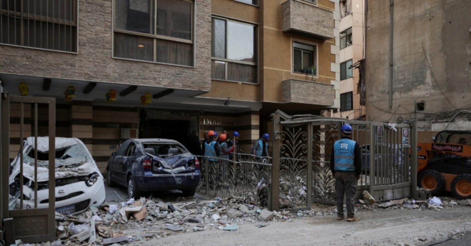 イスラエル、レバノン首都南郊空爆　ヒズボラのロケット弾発射に反撃か | ロイター