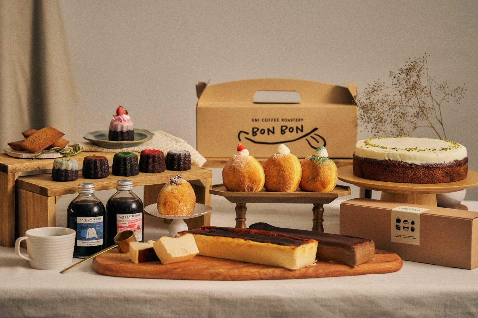 スイーツのテイクアウト専門店「UNI COFFEE ROASTERY BON BON」が3月19日、BASEGATE横浜関内にオープン