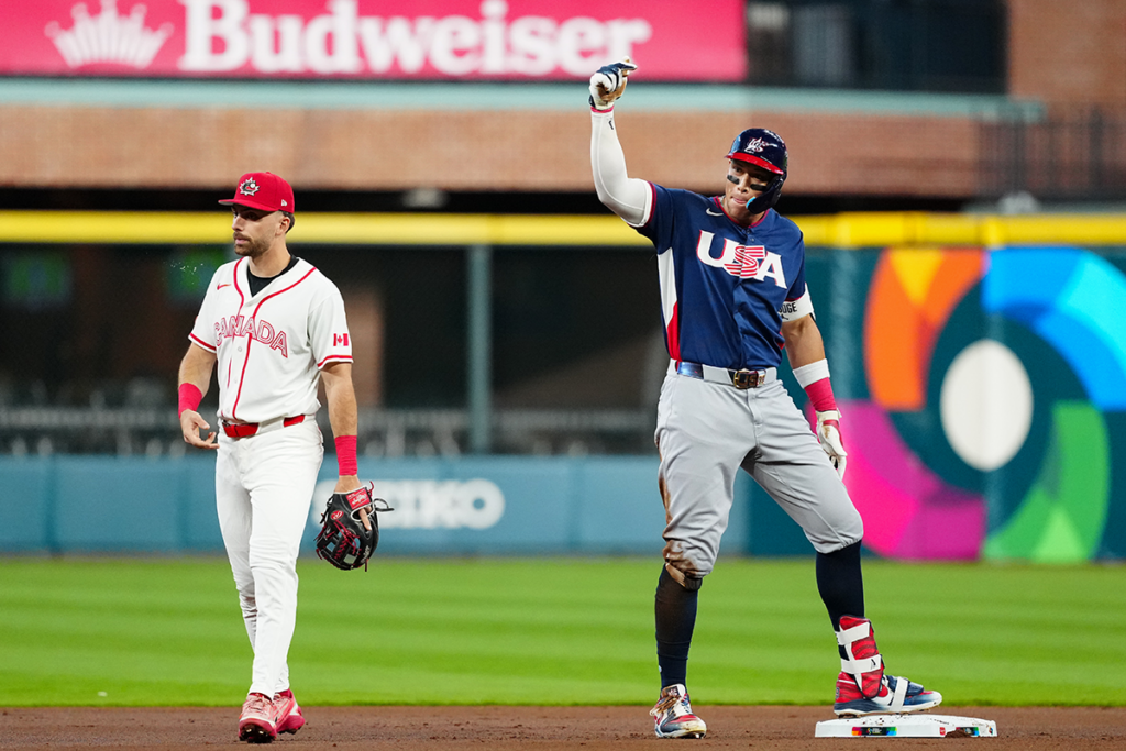 【WBC】「カナダvs.アメリカ」リアルタイム速報/ハイライトまとめ 米国が逃げ切り準決勝進出! ミラーが完璧救援&要所で観客もUSAコールの“後押し” | SPREAD カナダ戦初回で二塁打を放ったジャッジ