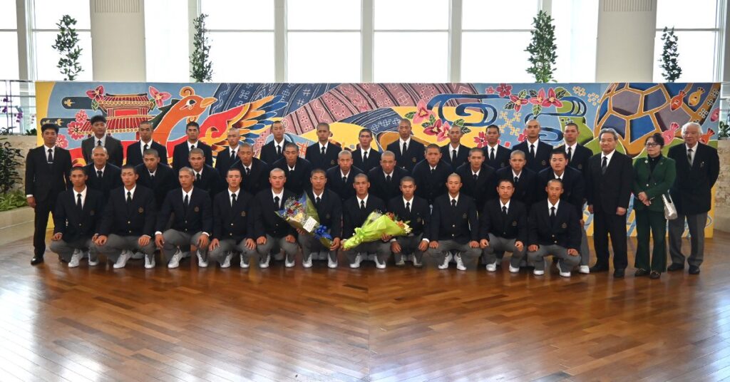 沖縄尚学、センバツ甲子園へ出発　19日、帝京と開幕試合