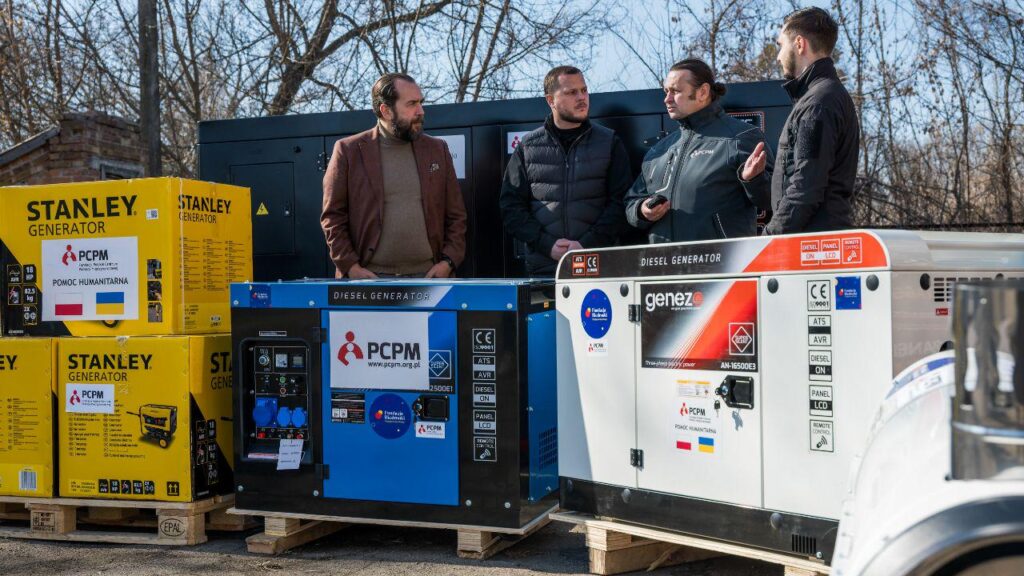 ロシアのエネルギー攻撃を受けてポーランド、ウクライナに560台の発電機を送る