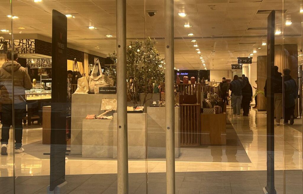 「サイバー攻撃を受けた」ショッピングセンターは「安全に」営業を回復したが、データ漏洩を認めた