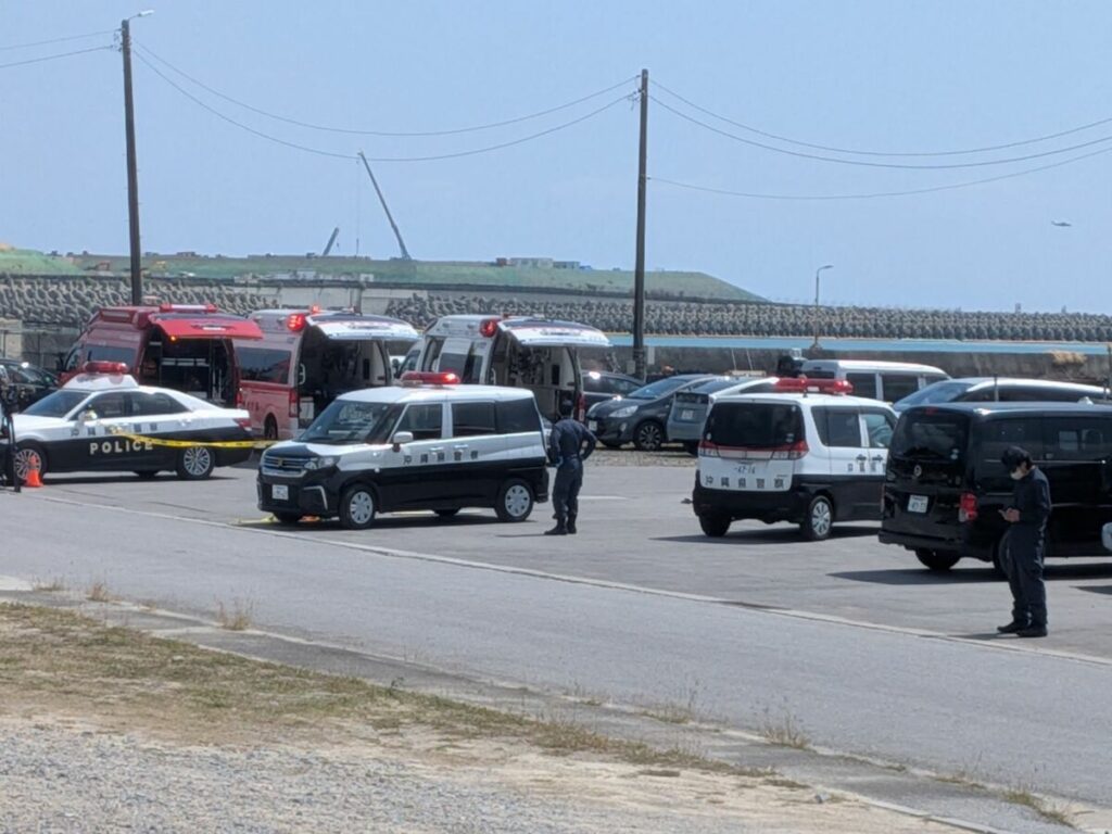 【速報】辺野古沖で船2隻が転覆 男女2人が意識不明 平和学習の同志社国際高校の生徒乗船 | 沖縄タイムス+プラス 【速報】辺野古沖で船2隻が転覆 男女2人が意識不明 平和学習の同志社国際高校の生徒乗船 | 沖縄タイムス+プラス