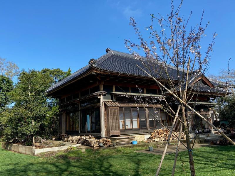 改修後の家の外観。