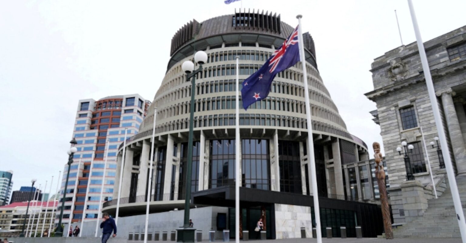 NZ政府、移民規制強化へ 犯罪巡る懸念で | ロイター NZ政府、移民規制強化へ 犯罪巡る懸念で | ロイター