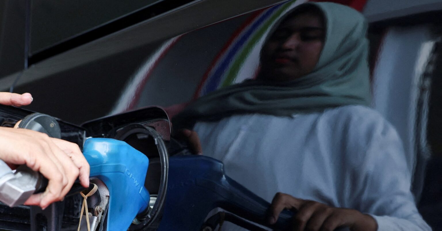 インドネシア、ロシア産原油の購入検討＝地元メディア | ロイター