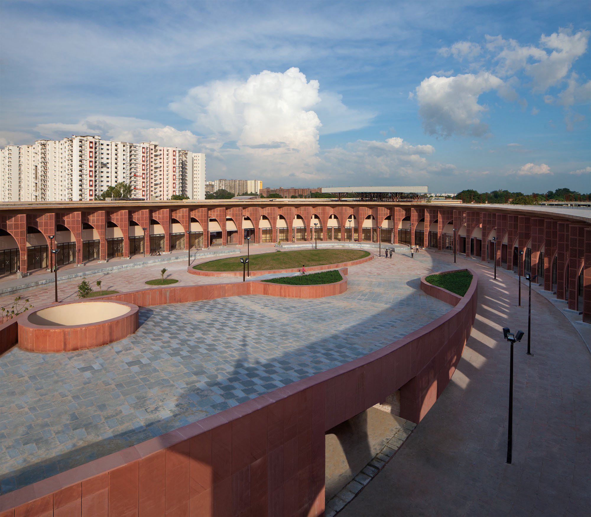 〈アワド・シルプグラム（Awadh Shilpgram）〉Studio Archohm