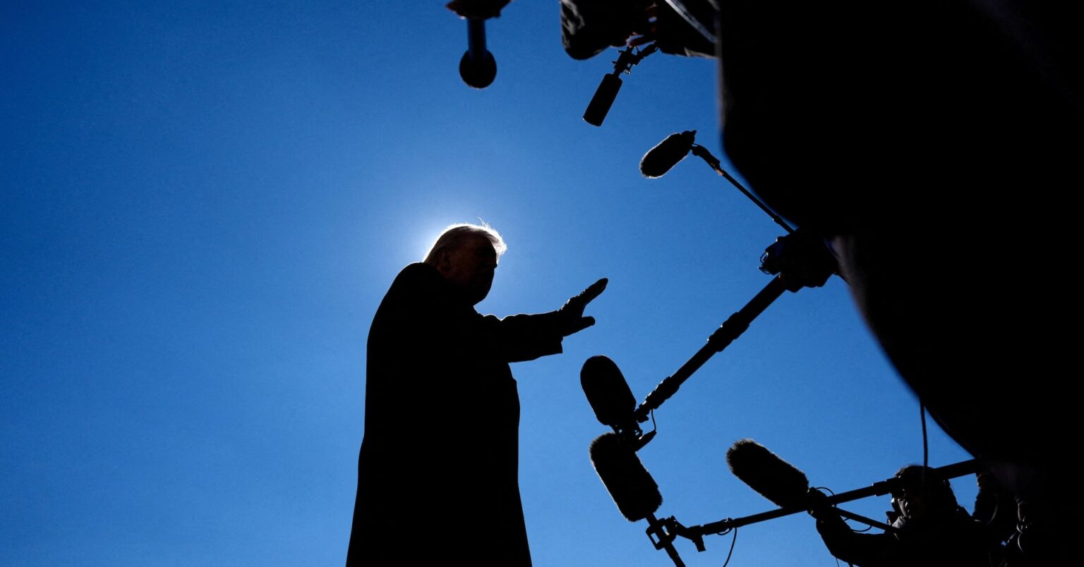 アングル:トランプ政権がメディア攻撃激化、イラン戦争報道巡り「反逆罪」言及も | ロイター アングル:トランプ政権がメディア攻撃激化、イラン戦争報道巡り「反逆罪」言及も | ロイター