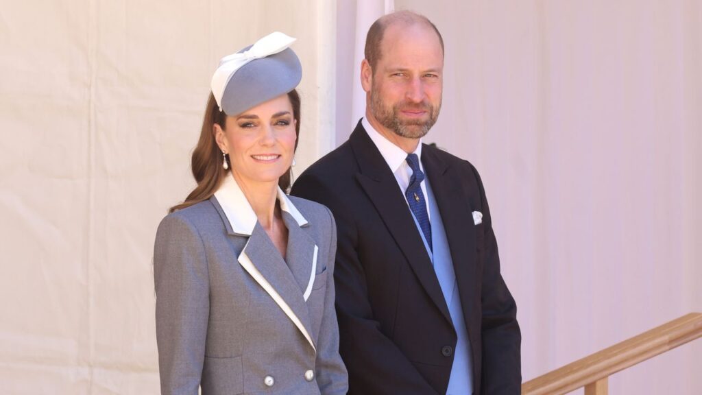 キャサリン妃、特別な装いでナイジェリア大統領夫妻をお出迎え | Vogue Japan キャサリン妃、特別な装いでナイジェリア大統領夫妻をお出迎え | Vogue Japan