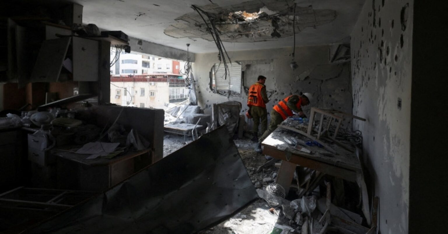 イランが戦争にクラスター弾投入、イスラエルの防衛試練に | ロイター