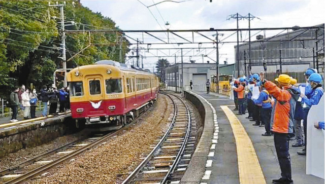 富山地鉄の100円乗り放題 利用客 通常の3.3倍(中日新聞Web)|dメニューニュース(NTTドコモ) 富山地鉄の100円乗り放題 利用客 通常の3.3倍