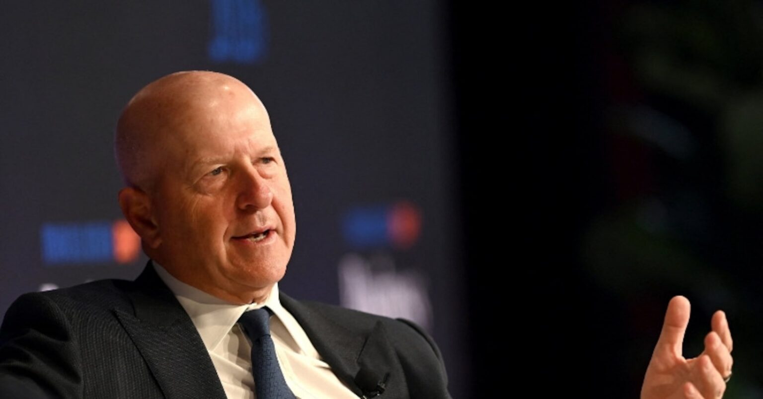 ゴールドマンＣＥＯ、イラン戦争リスクでもＭ＆Ａ活発化と予想 | ロイター