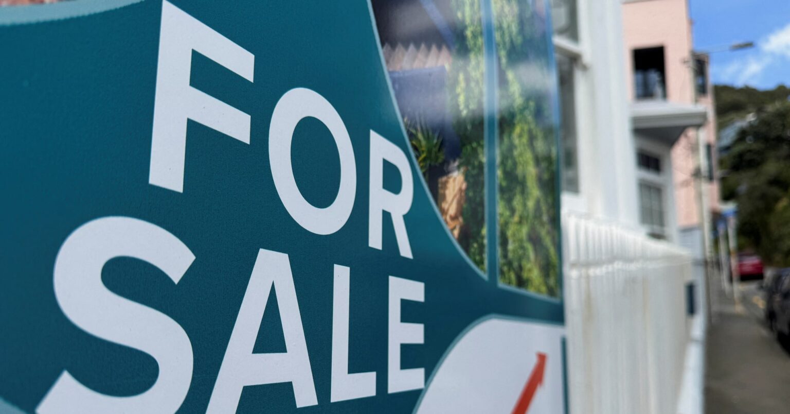 焦点:NZ、住宅価格低迷で険しい経済回復 前首相も国外移住 | ロイター 焦点:NZ、住宅価格低迷で険しい経済回復 前首相も国外移住 | ロイター