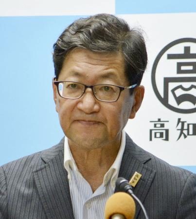 高知知事給与、２８年ぶり増額　条例成立、月９万円