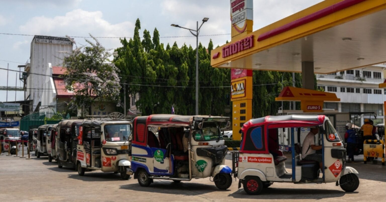 ロシア産原油、アジア諸国が相次ぎ購入　需要超過の可能性も | ロイター